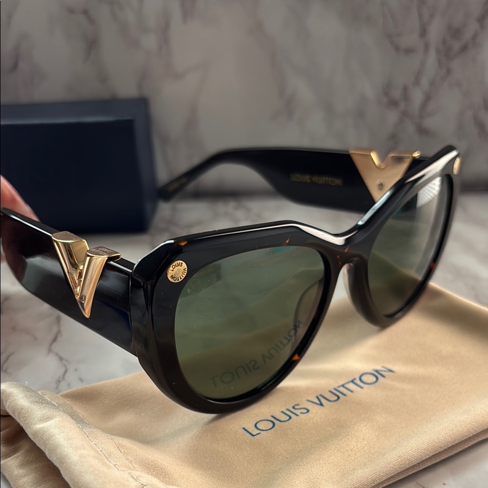 Louis Vuitton Black and Gold Designer Sunglasses